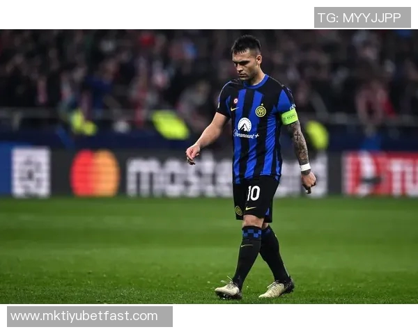 国米计划与恰尔汉奥卢经纪人会谈续约事宜或将降薪至2028年 国米计划与恰尔汉奥卢经纪人会谈续约事宜或将降薪至2028年