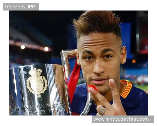 布冯赞内马尔场上表现令人惊叹他的技术动作让我倍感兴奋 布冯赞内马尔场上表现令人惊叹他的技术动作让我倍感兴奋