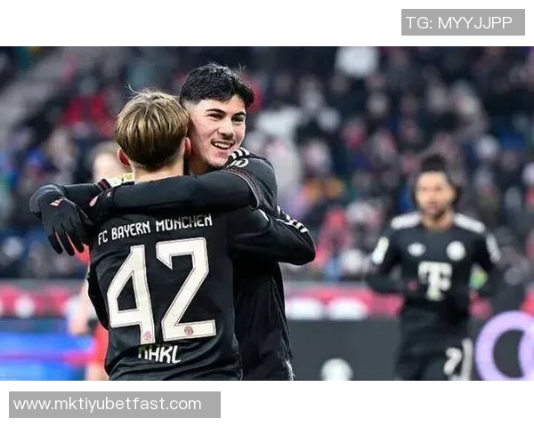 卡尔助攻小将查韦斯首球拜仁轻取萨尔茨堡3-0再展雄风